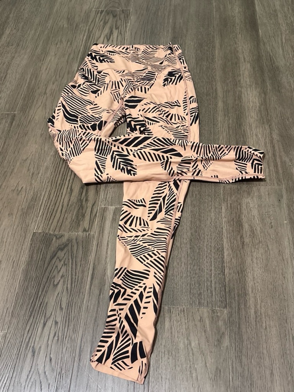 aerie Blush Pink Leggings with Black Abstract Leaf Print